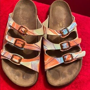 PAPILLION SANDALS😍